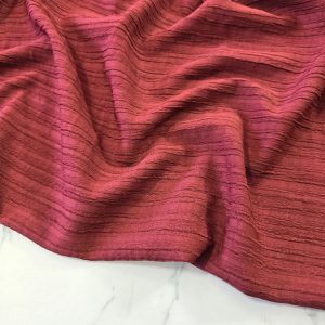 پارچه دلتا کراش درجه یک رنگ زرشکی